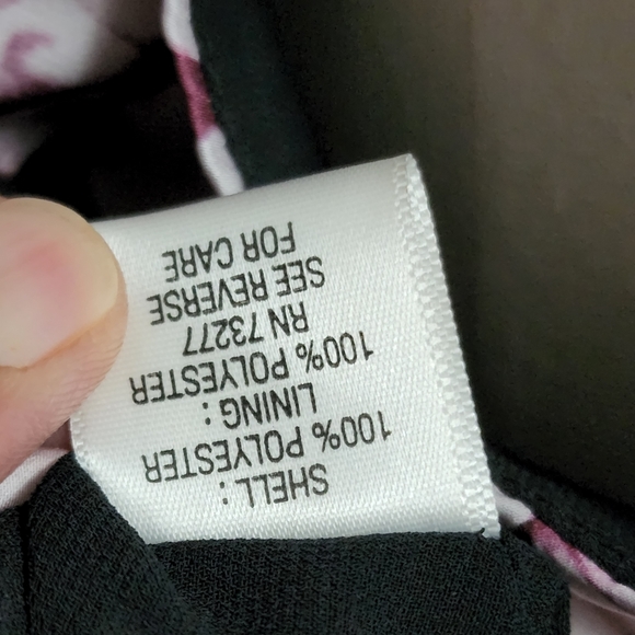 Apt. 9 plum white petunia floral sleeveless blouse size xlp - Picture 8 of 9